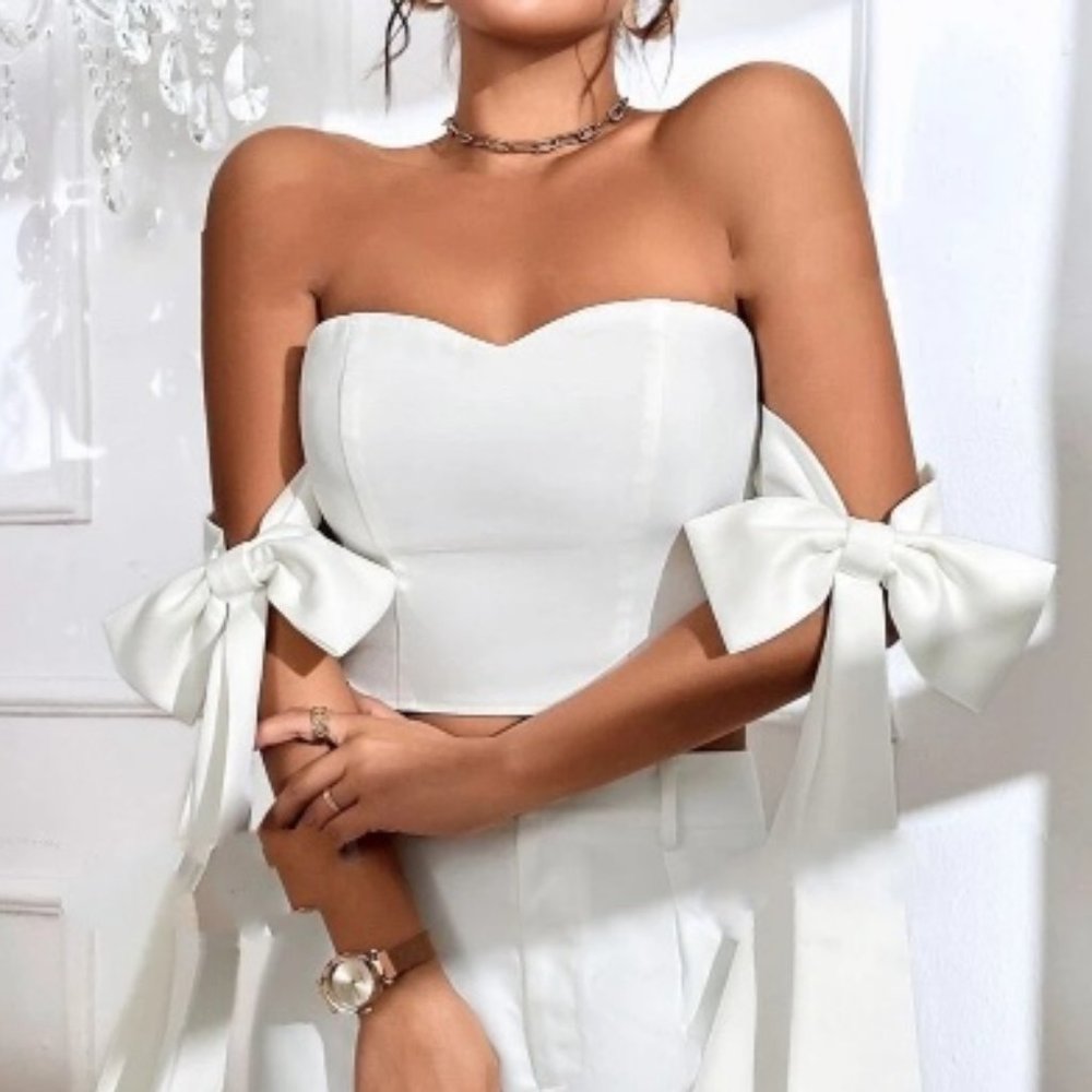 White Off The Shoulder Bustier Crop Top - Picture 4 of 5